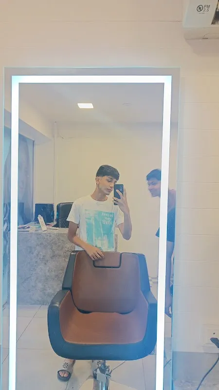 Romeo & Juliet unisex salon