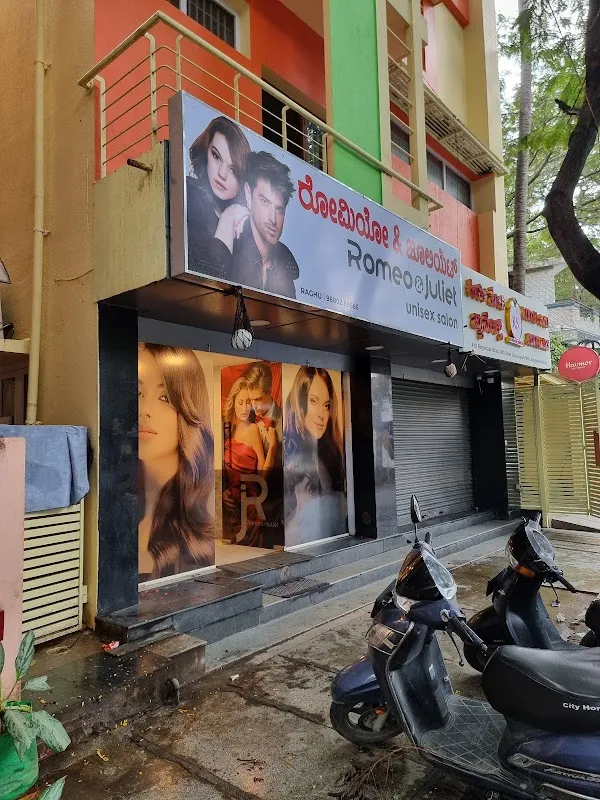 Romeo & Juliet unisex salon