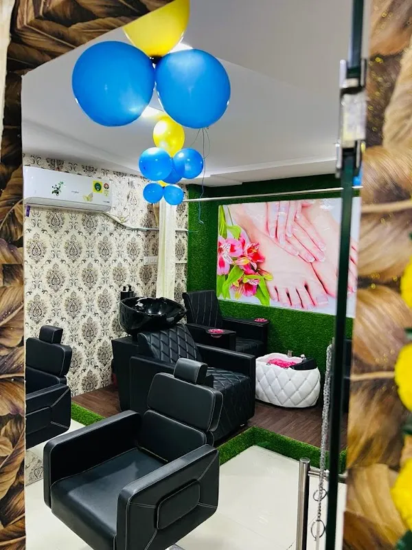 SRI M1 UNISEX FAMILY SALON