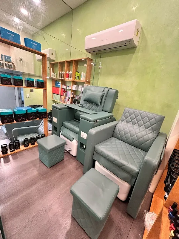 Like As Me Salon - Thane West