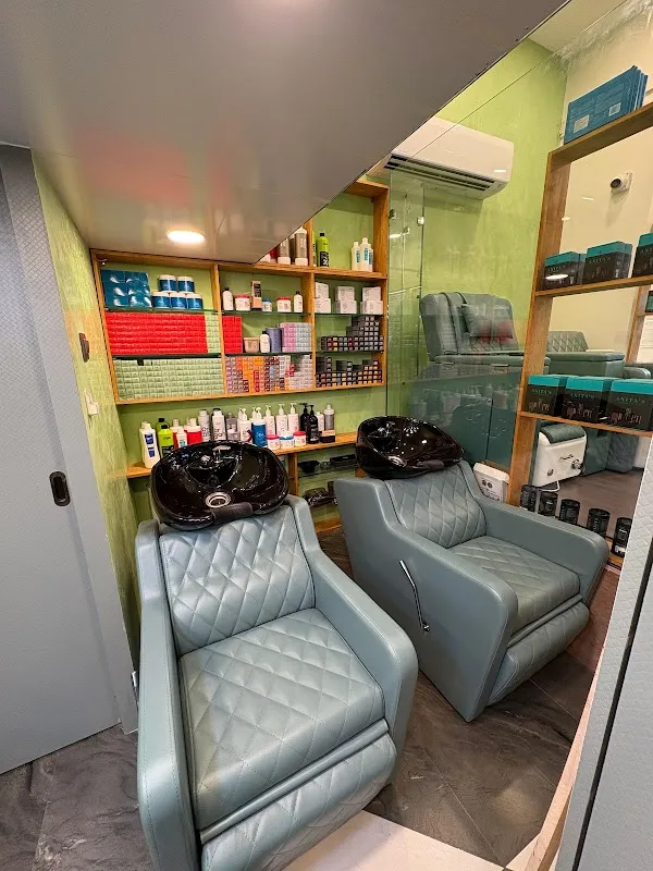 Like As Me Salon - Thane West