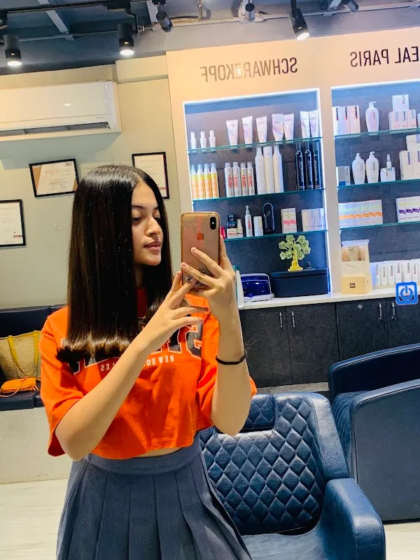 KK Hair Beauty & Nail Lounge
