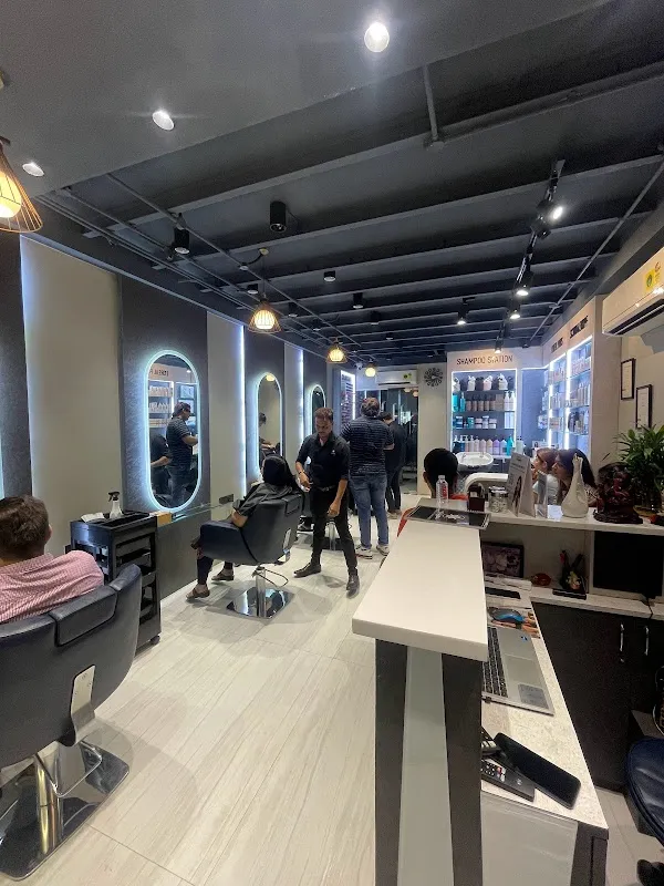 KK Hair Beauty & Nail Lounge