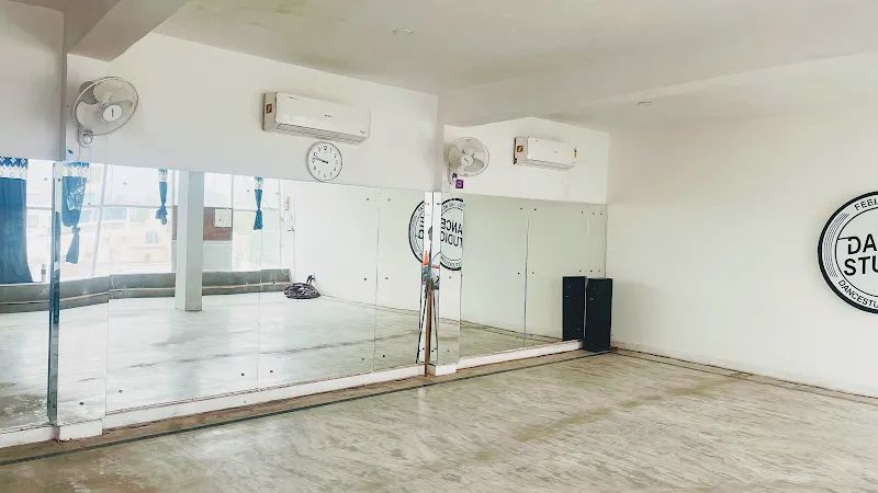 Feel the beat dance studio