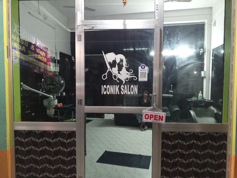 Iconik unisex salon Suri West Bengal