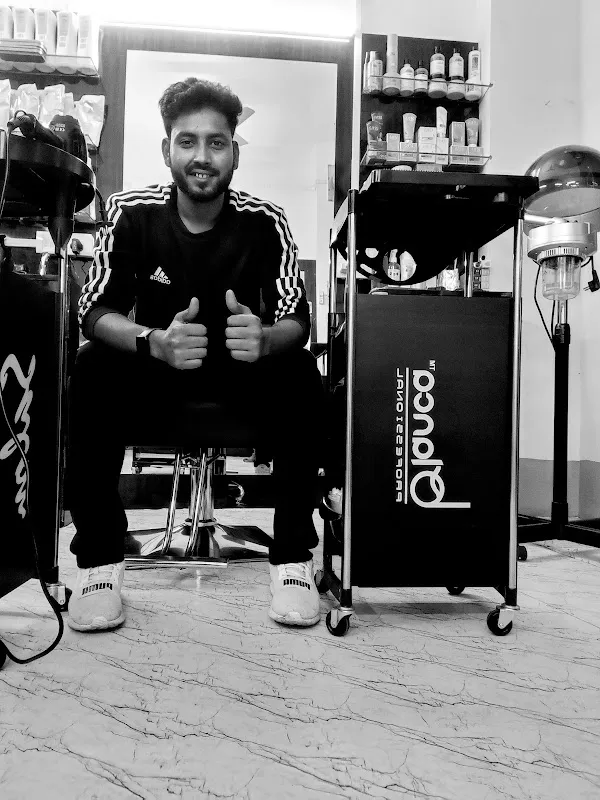 Iconik unisex salon Suri West Bengal