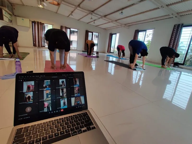 Stretch - The Yoga & Fitness Hub