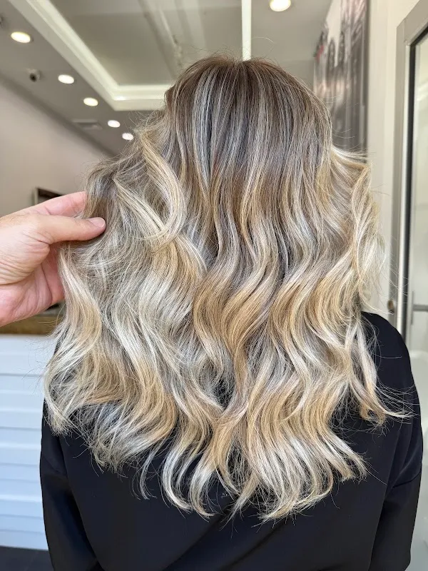 Mure Salon