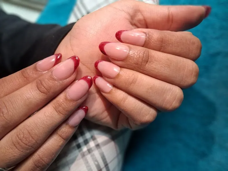 ROSH & ROY’S SALON