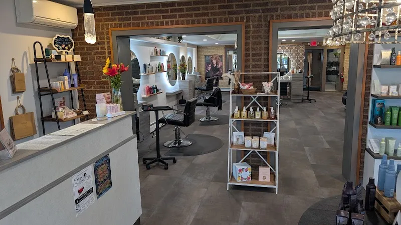 Salon & Spa On Railroad