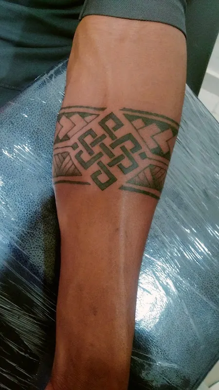 Magicians unisex salon and Tattoos