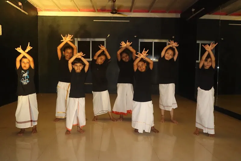 Golden wings dance crew