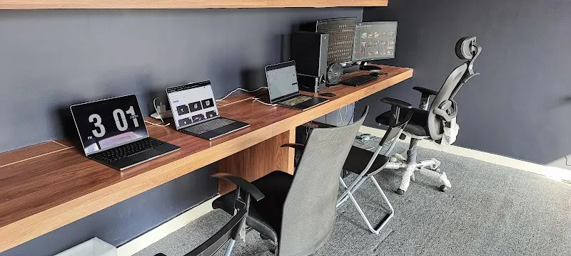 A LighTouch Studio - LIVE Streaming | ATEM 8 Camera Switching