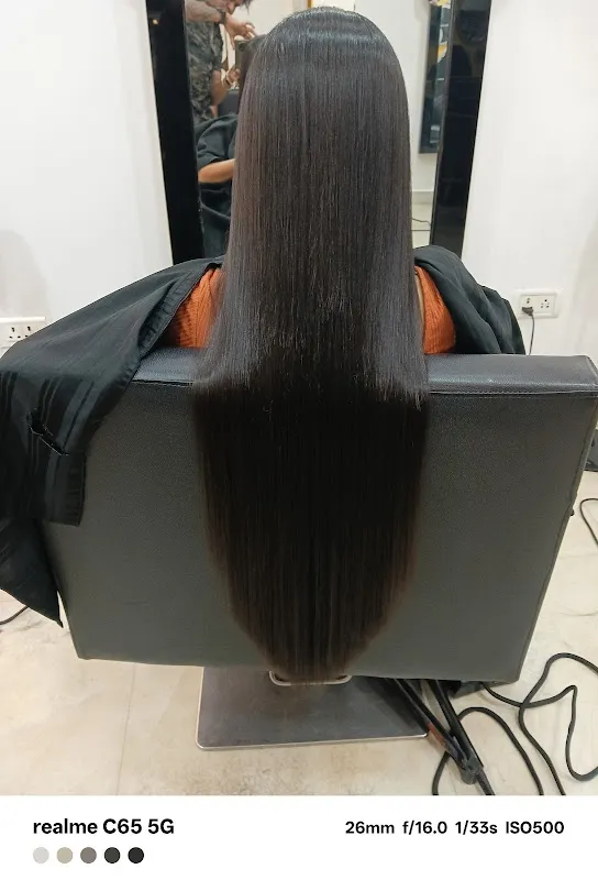 Bashir Khan Hair staylist professional.