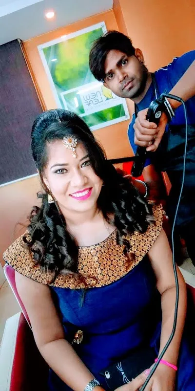 Bashir Khan Hair staylist professional.