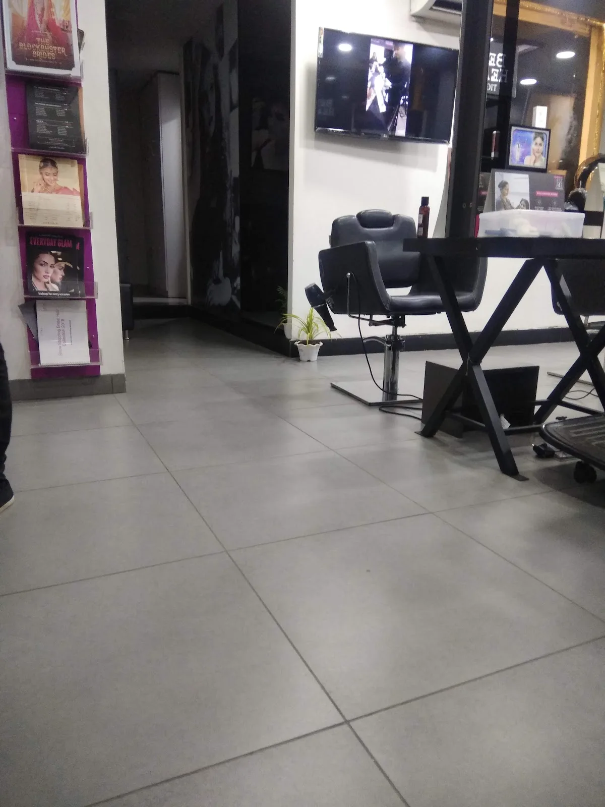 Lakme Salon Saket Indore