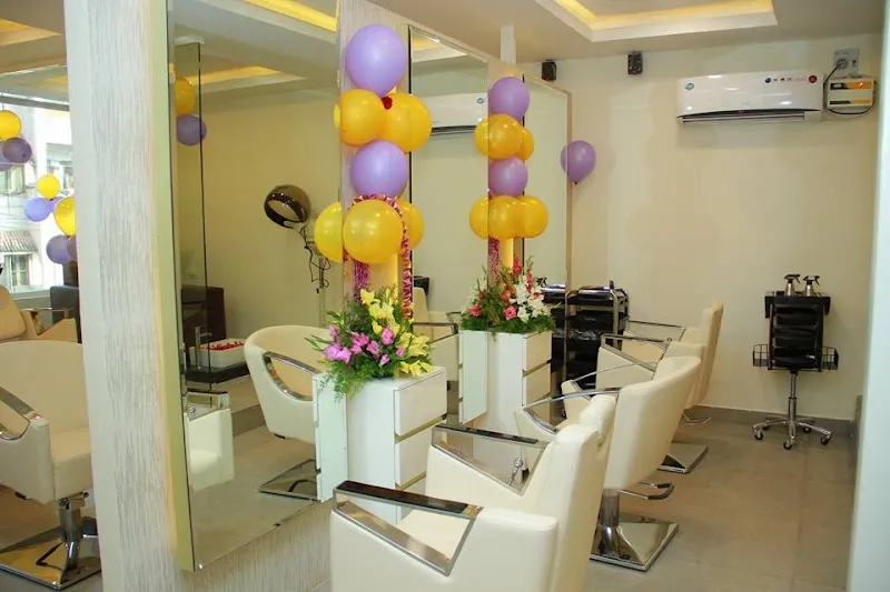 STUDIO11 Family Salon Habsiguda