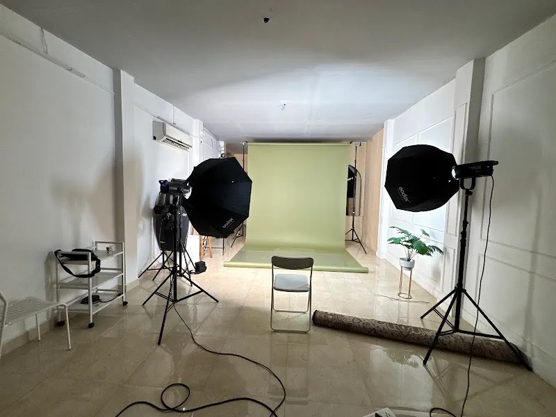 RGB STUDIO | Photography studio on rent | Photoshoot space for rent | Photography & Videography rental studio in Mumbai