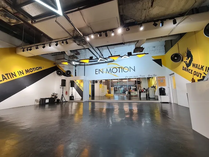 En Motion Dance School