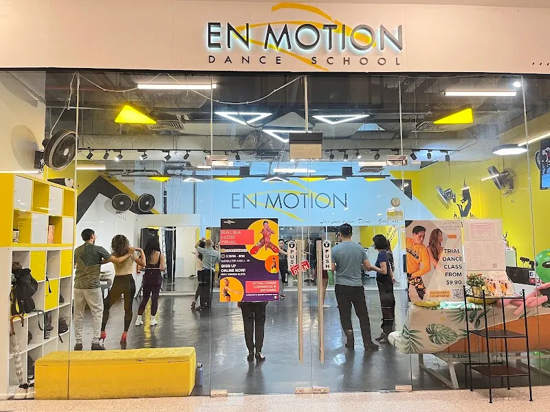 En Motion Dance School