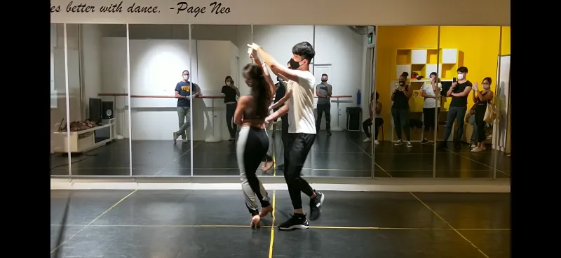 En Motion Dance School