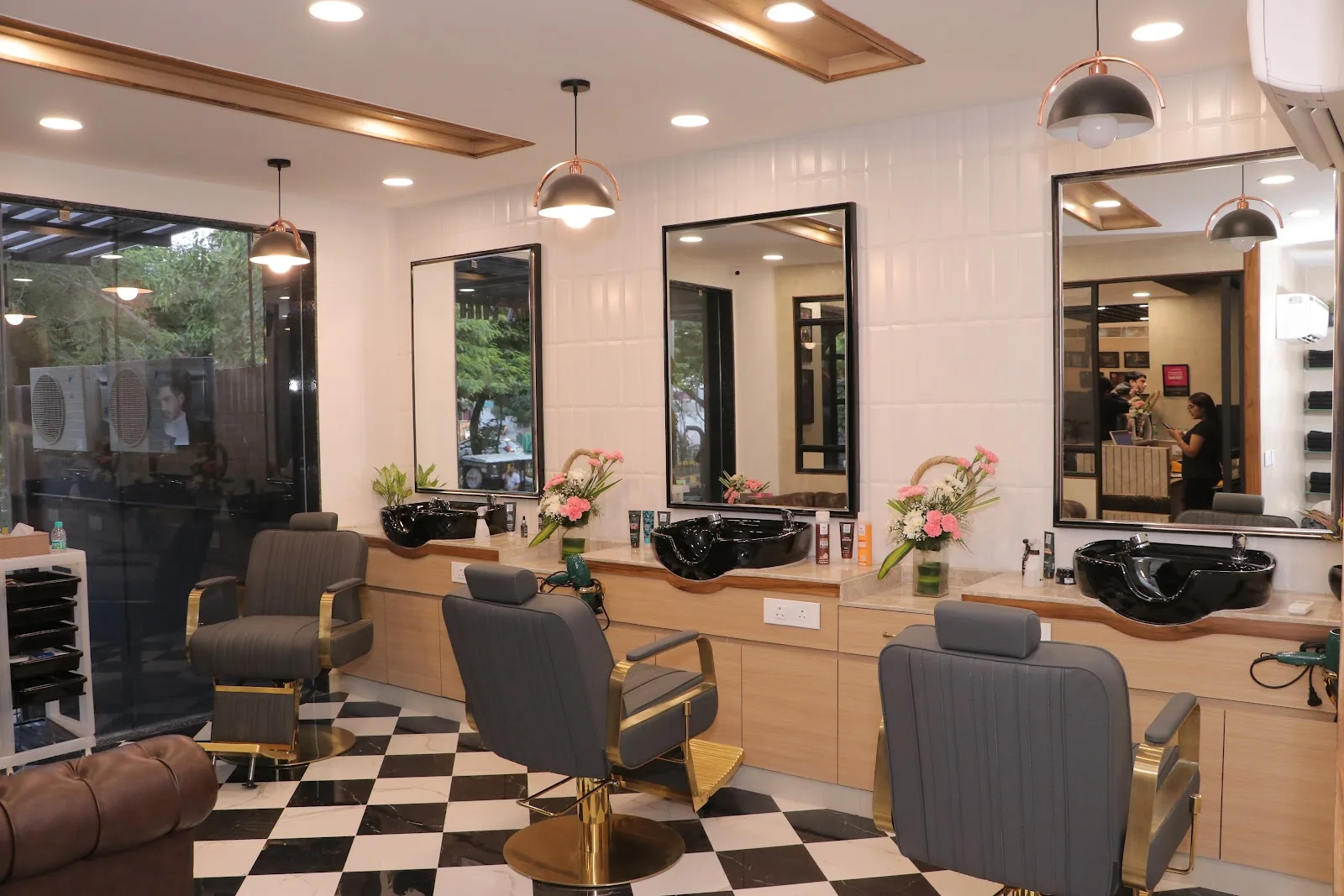 Lakme Salon For Him and Her in Ranjit Nagar,Kanpur
