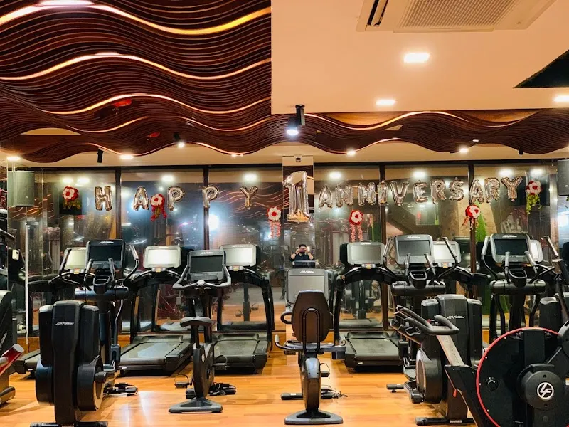 Ozone Luxury Fitness ‘n’ Spa Model Town