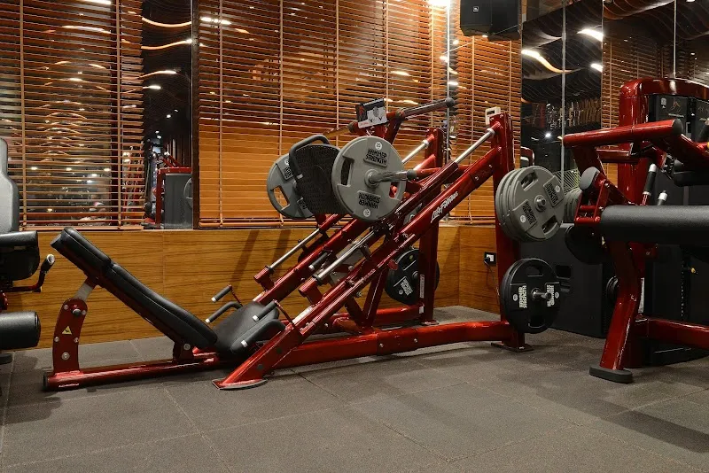 Ozone Luxury Fitness ‘n’ Spa Model Town