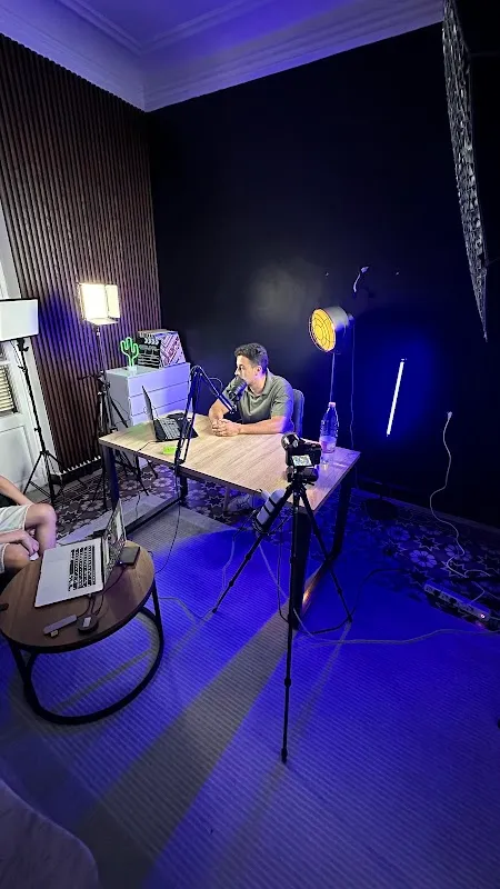 Lespace Studios | Podcast studios de tournage for creators