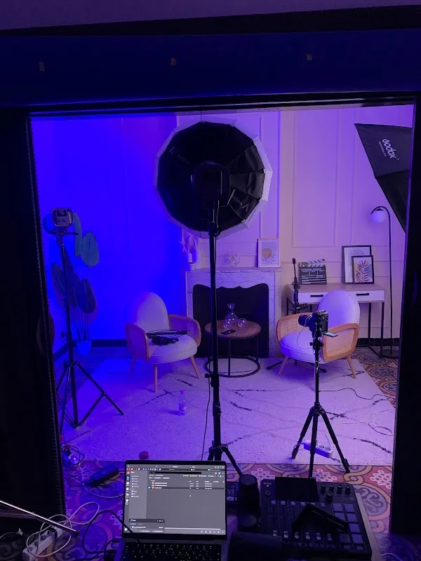 Lespace Studios | Podcast studios de tournage for creators