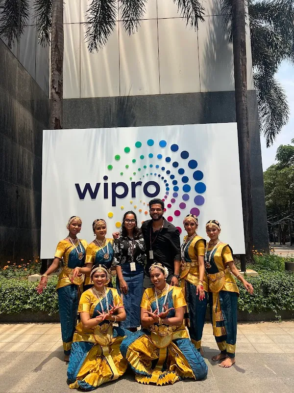 Vinod Dance Company : Private Dance Class | Dance Academy | Wedding Choreographer | Corporate Event Organizer in Navi Mumbai