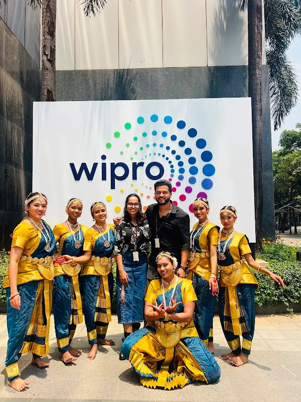 Vinod Dance Company : Private Dance Class | Dance Academy | Wedding Choreographer | Corporate Event Organizer in Navi Mumbai