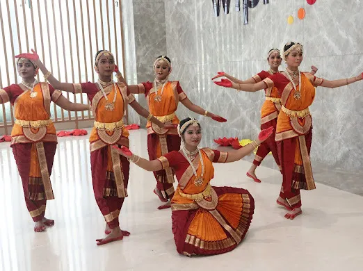 Vinod Dance Company : Private Dance Class | Dance Academy | Wedding Choreographer | Corporate Event Organizer in Navi Mumbai