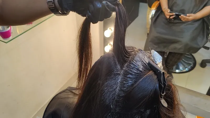 Aanoj's unisex salon & academy