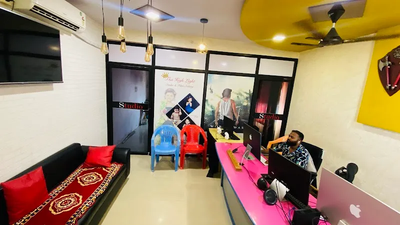 THE HIGH LIGHT STUDIO AND FILMS