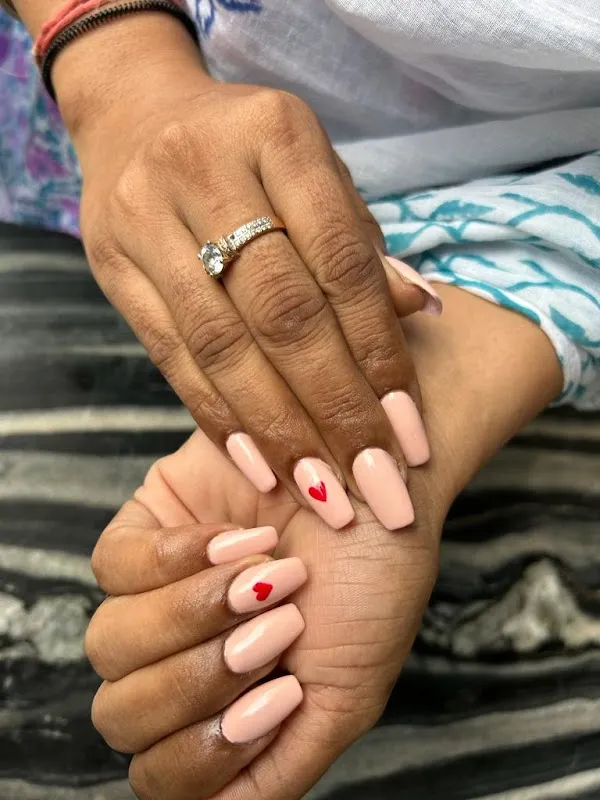 STRAIGHT SALON