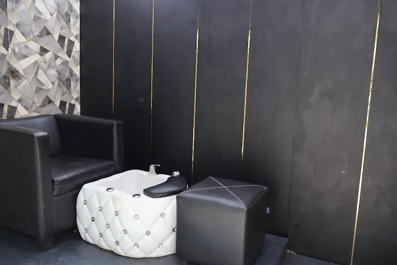 Moxie unisex salon