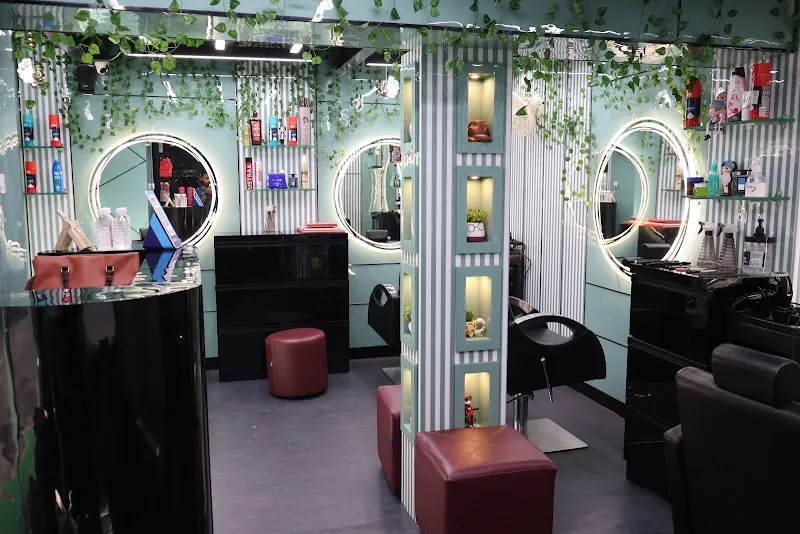 Moxie unisex salon