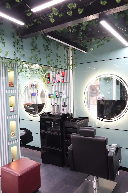 Moxie unisex salon