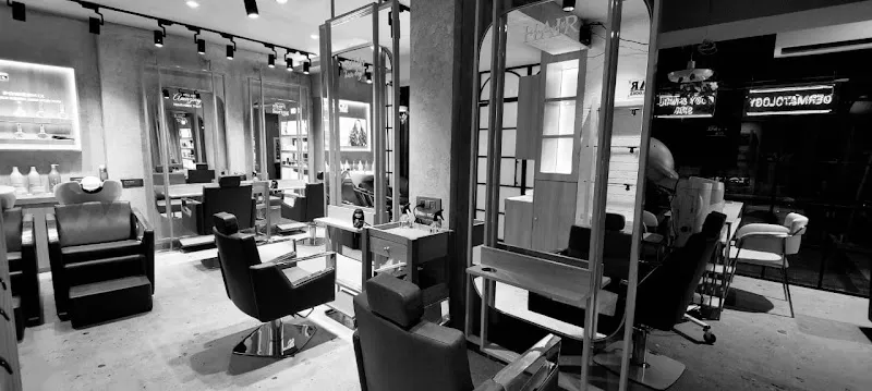 Tangerine X Unisex Salon
