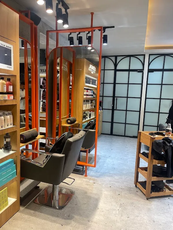 Tangerine X Unisex Salon