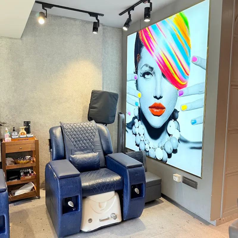 Tangerine X Unisex Salon