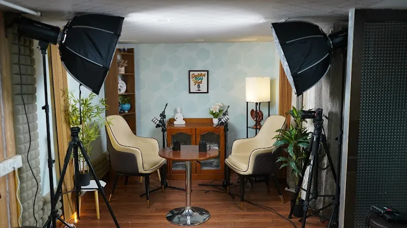 RV Rising Studio for Podcast & Interview/Reel Shoot