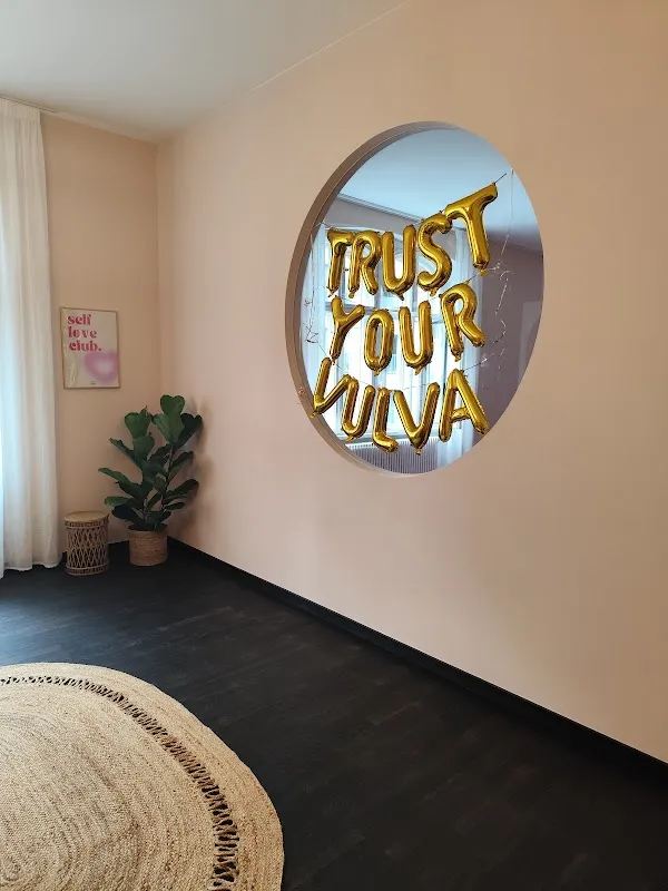 YOU GLOW Yoga & Womanhood Mitte