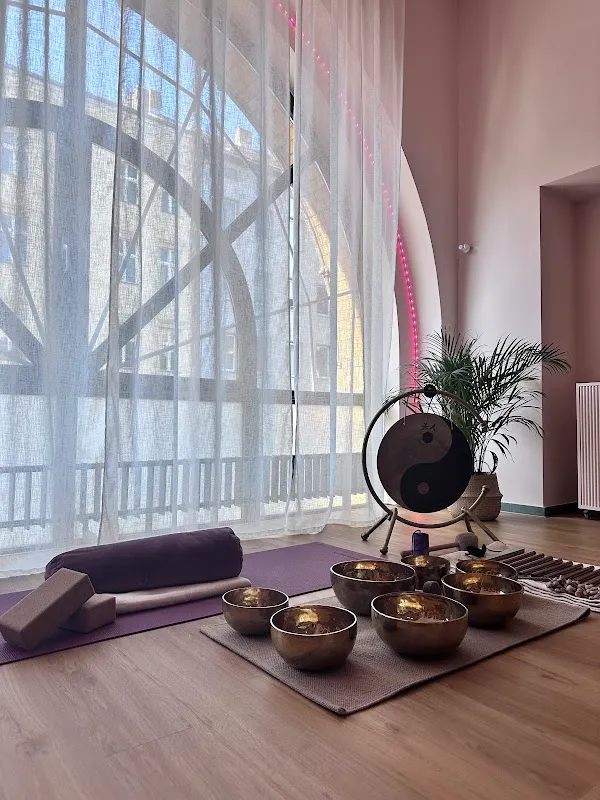YOU GLOW Yoga & Womanhood Mitte