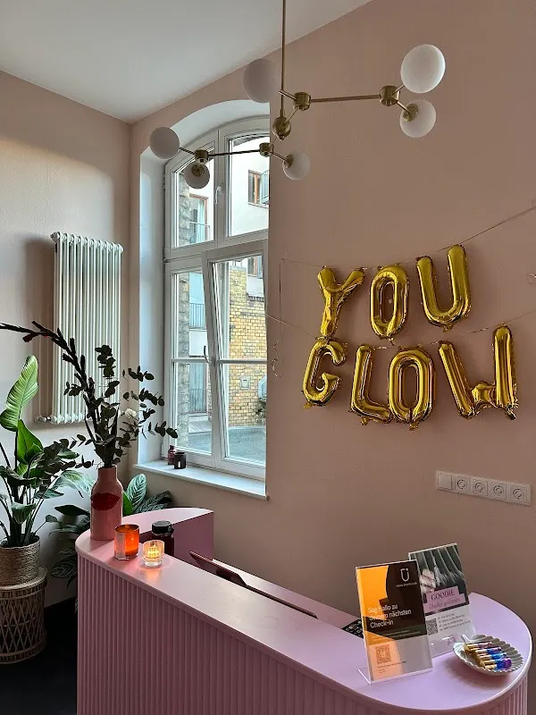 YOU GLOW Yoga & Womanhood Mitte