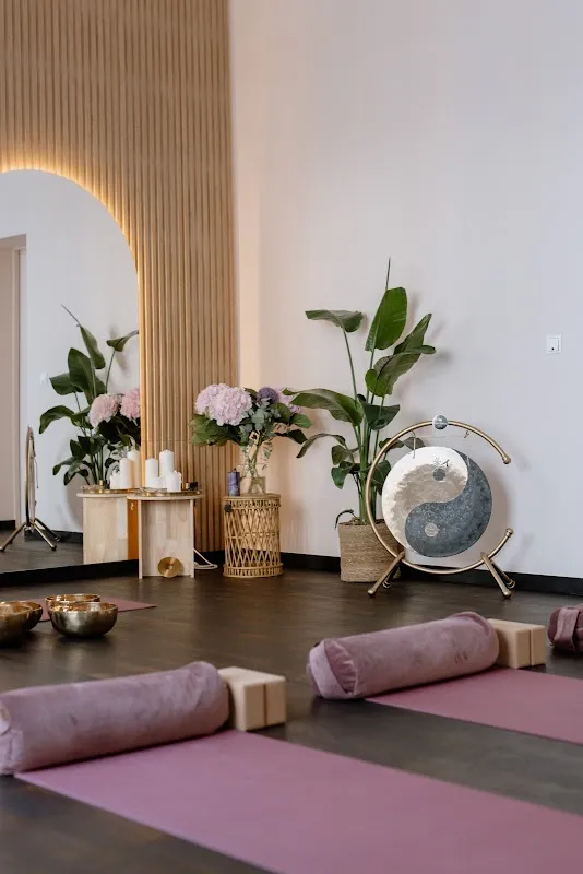 YOU GLOW Yoga & Womanhood Mitte