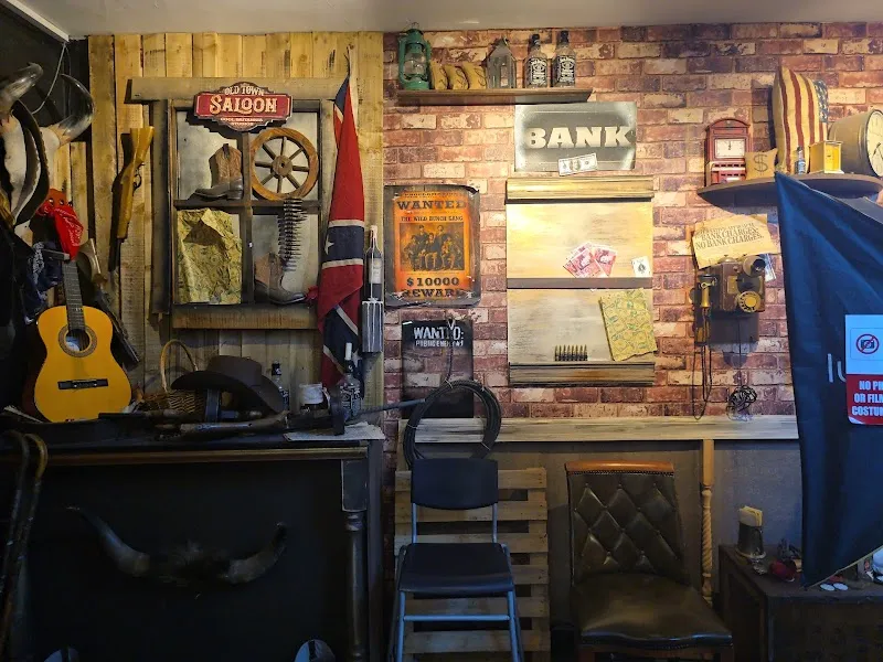 Cool Britannia Studios / Old Time Photo Studio London