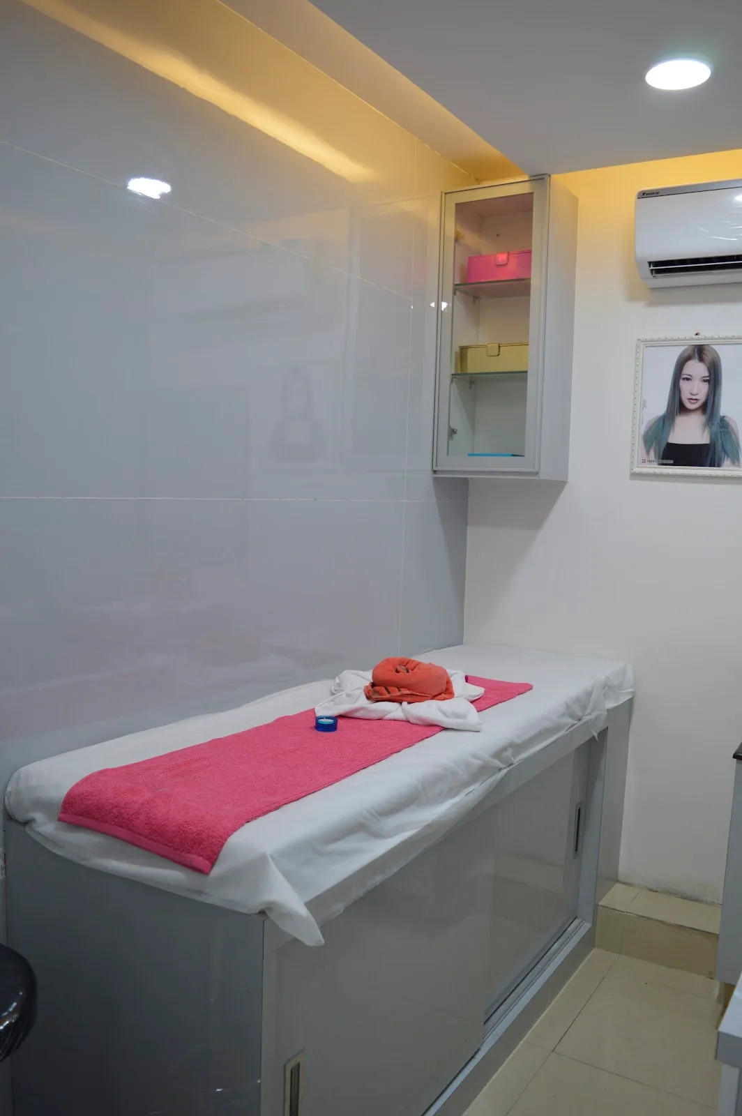 UNIQUE BEAUTY SALON