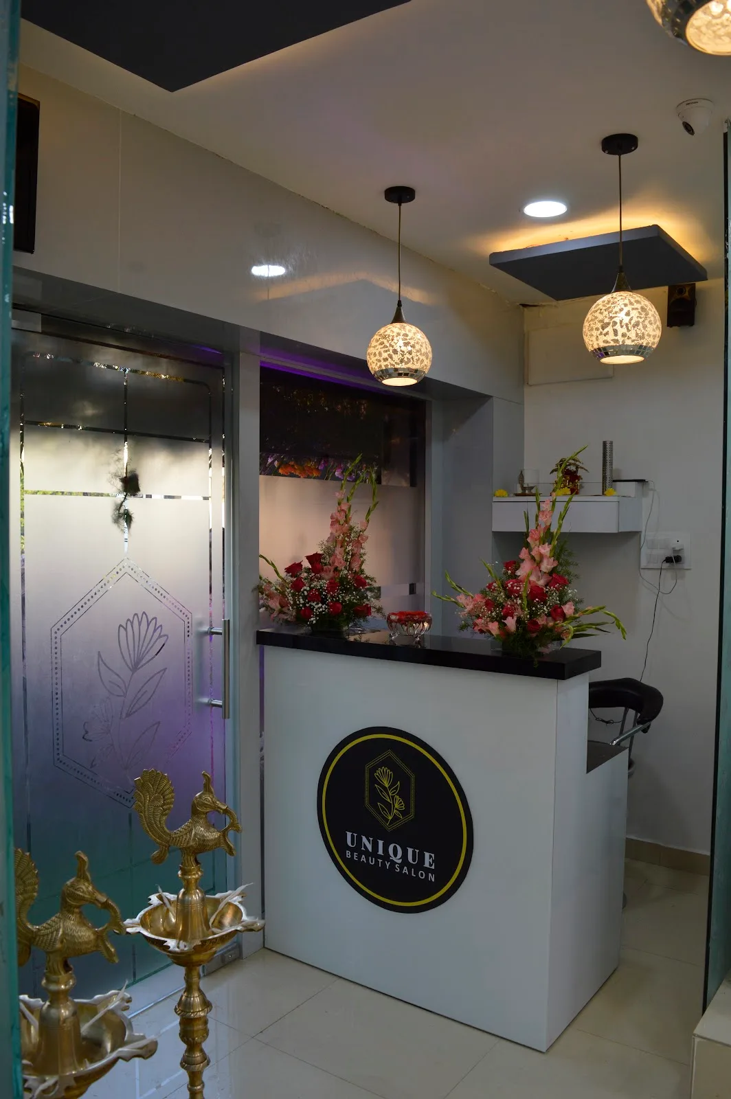 UNIQUE BEAUTY SALON